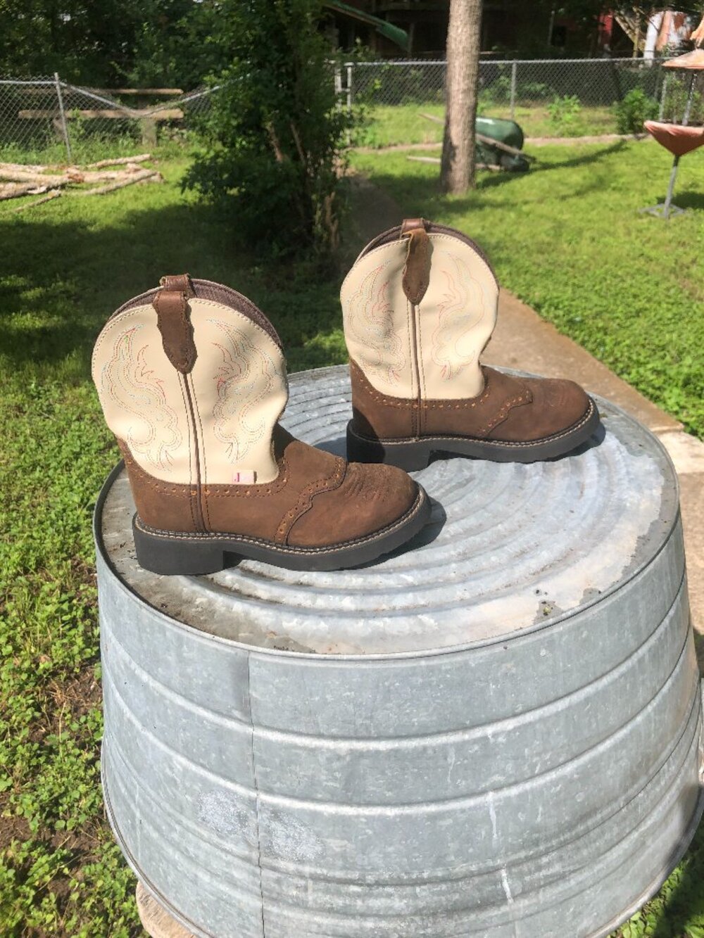 Justin Ivory & Brown Gypsy Boots for Women, Size 7B